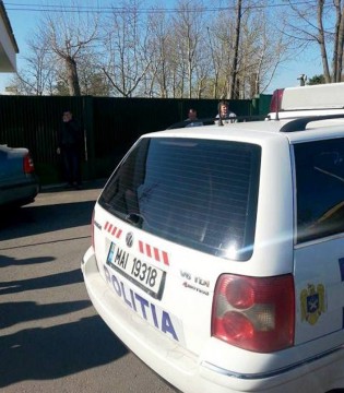 Hoţii care cărau bunurile furate cu o decapotabilă, trimişi în judecată